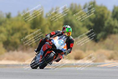 media/Apr-09-2023-SoCal Trackdays (Sun) [[333f347954]]/Turn 7 (1135am)/